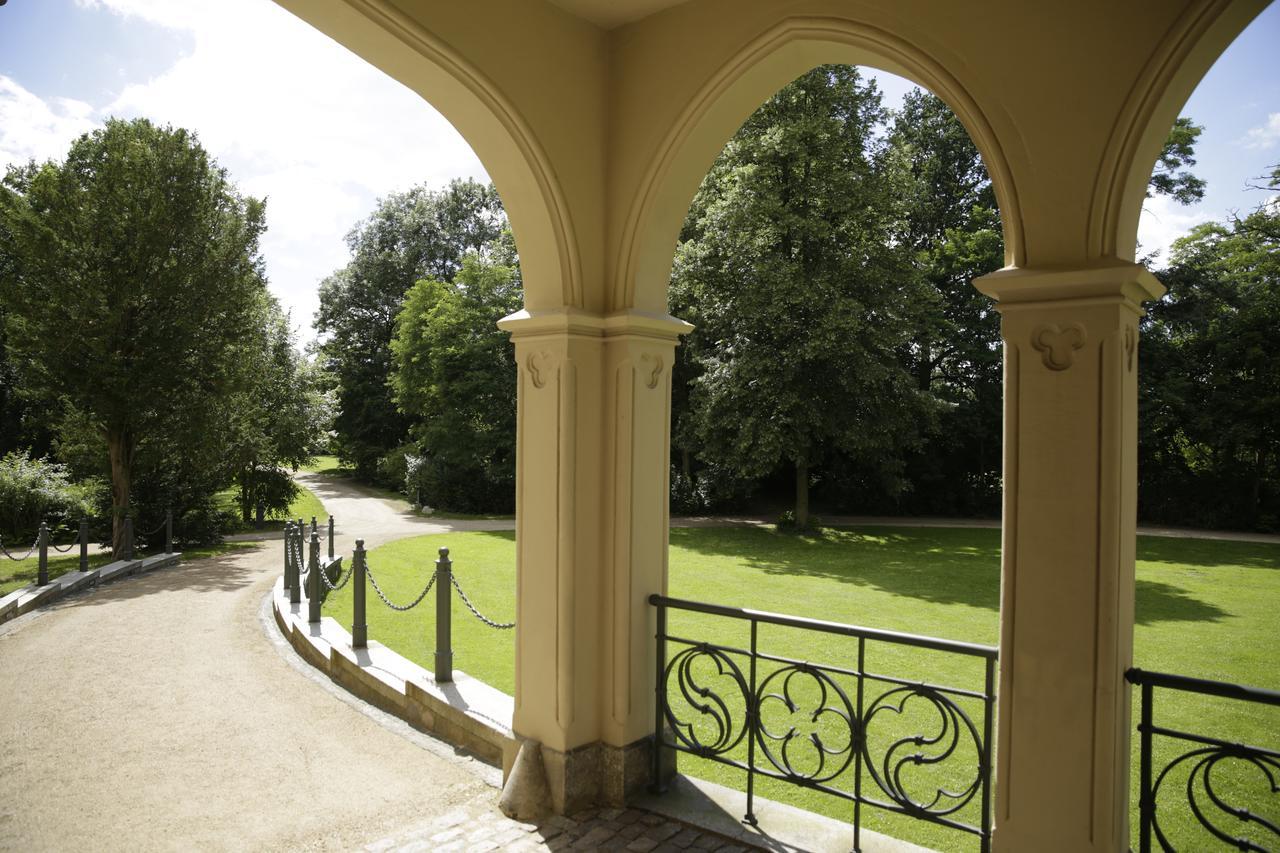 Romantik Hotel Schloss Reichenow Екстериор снимка