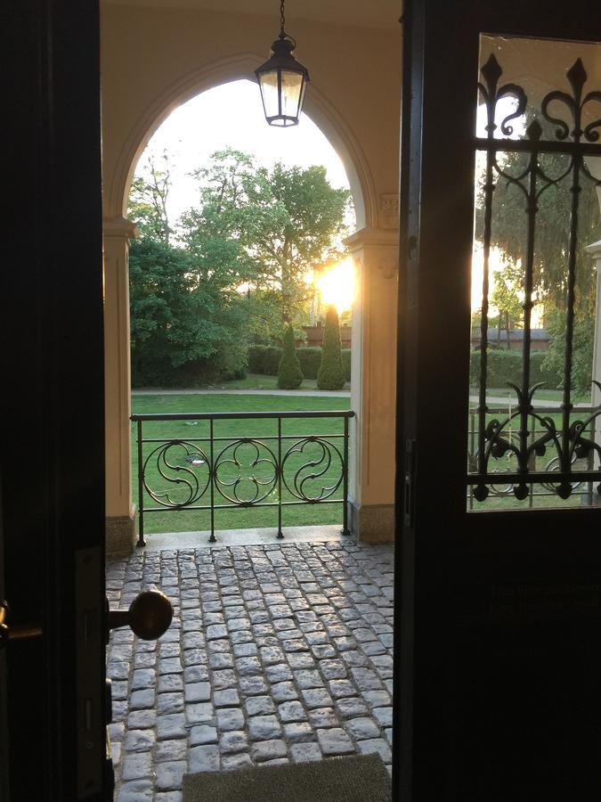 Romantik Hotel Schloss Reichenow Екстериор снимка
